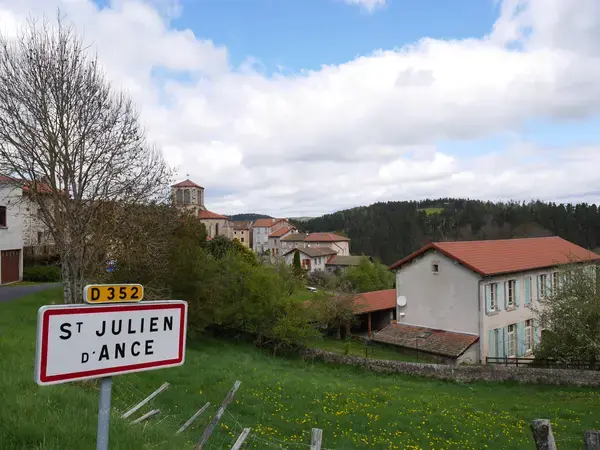 Monte Escalier 43 Monte escalier Saint-Julien-d'Ance
